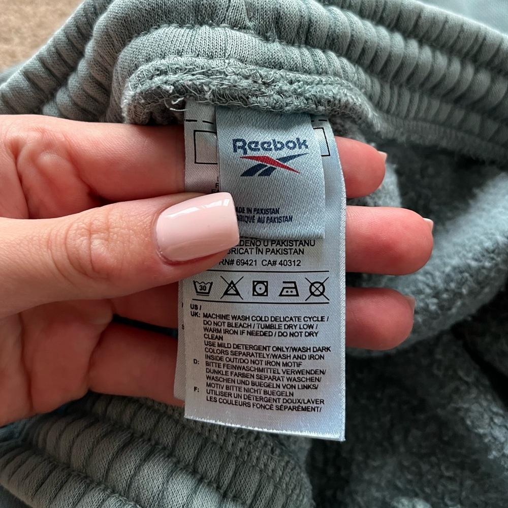 Womans Reebok Sweatpants; Size Medium - Picture 4 of 6
